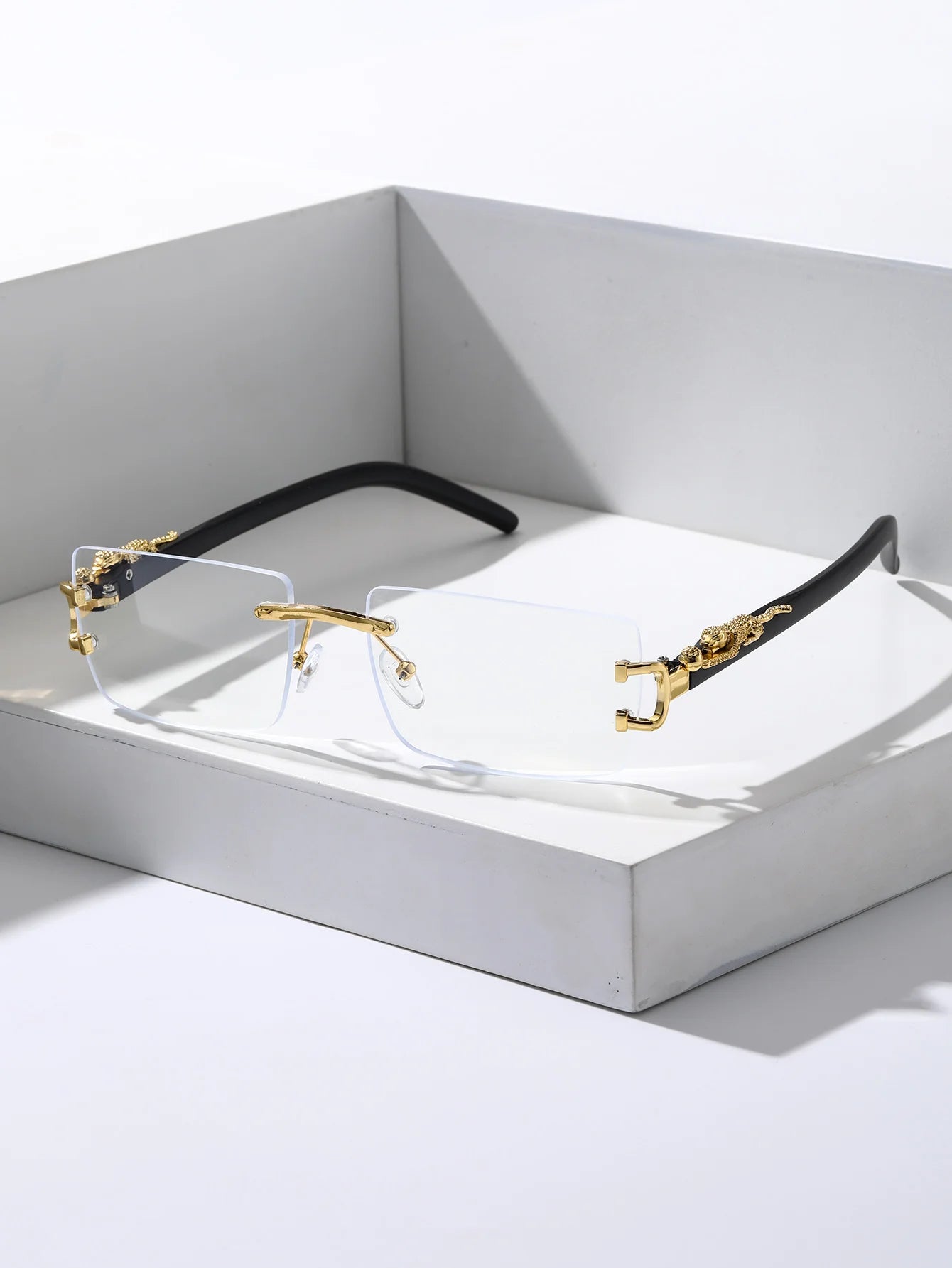 Fashionable Frameless Sunglasses