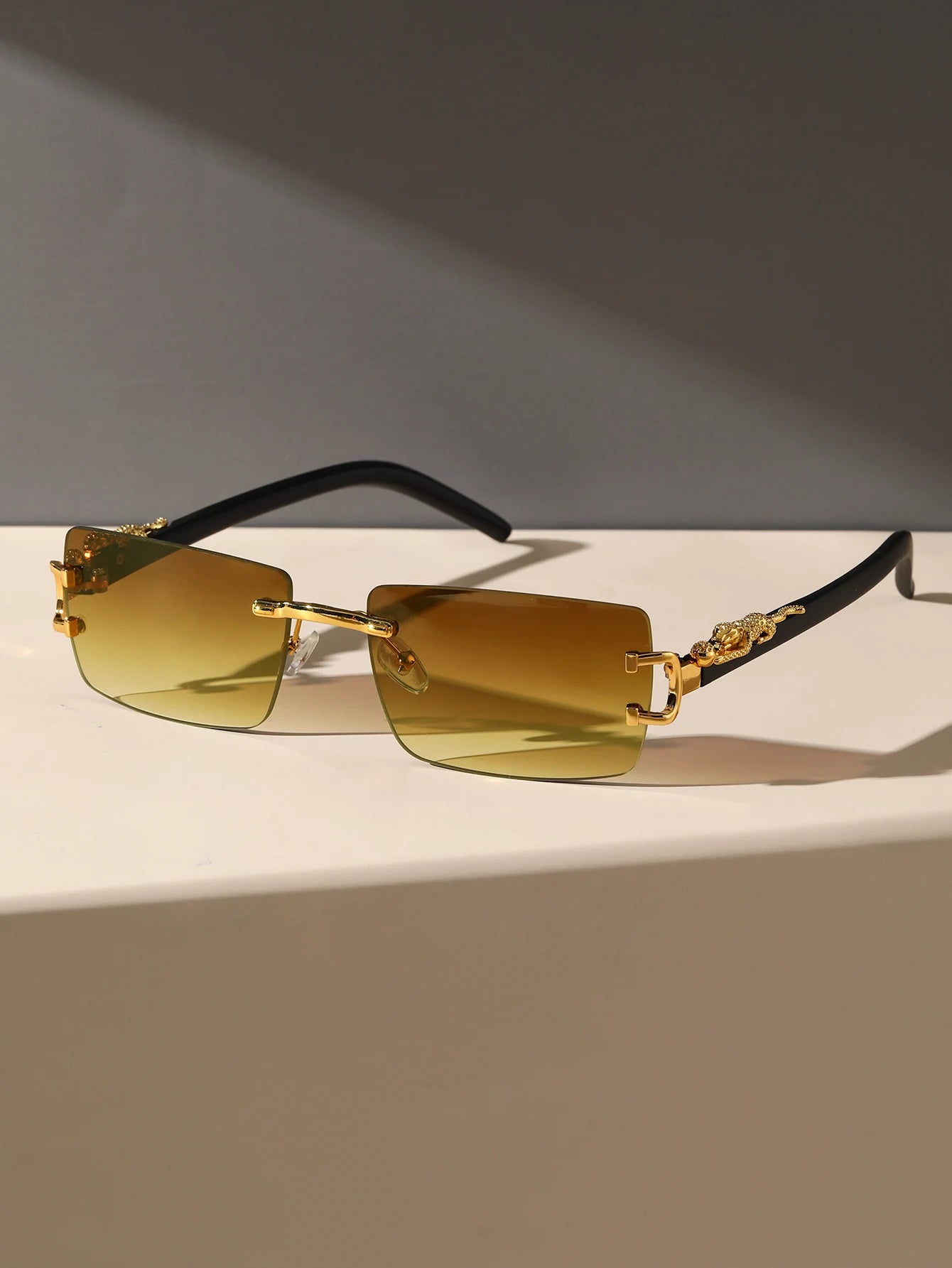 Fashionable Frameless Sunglasses