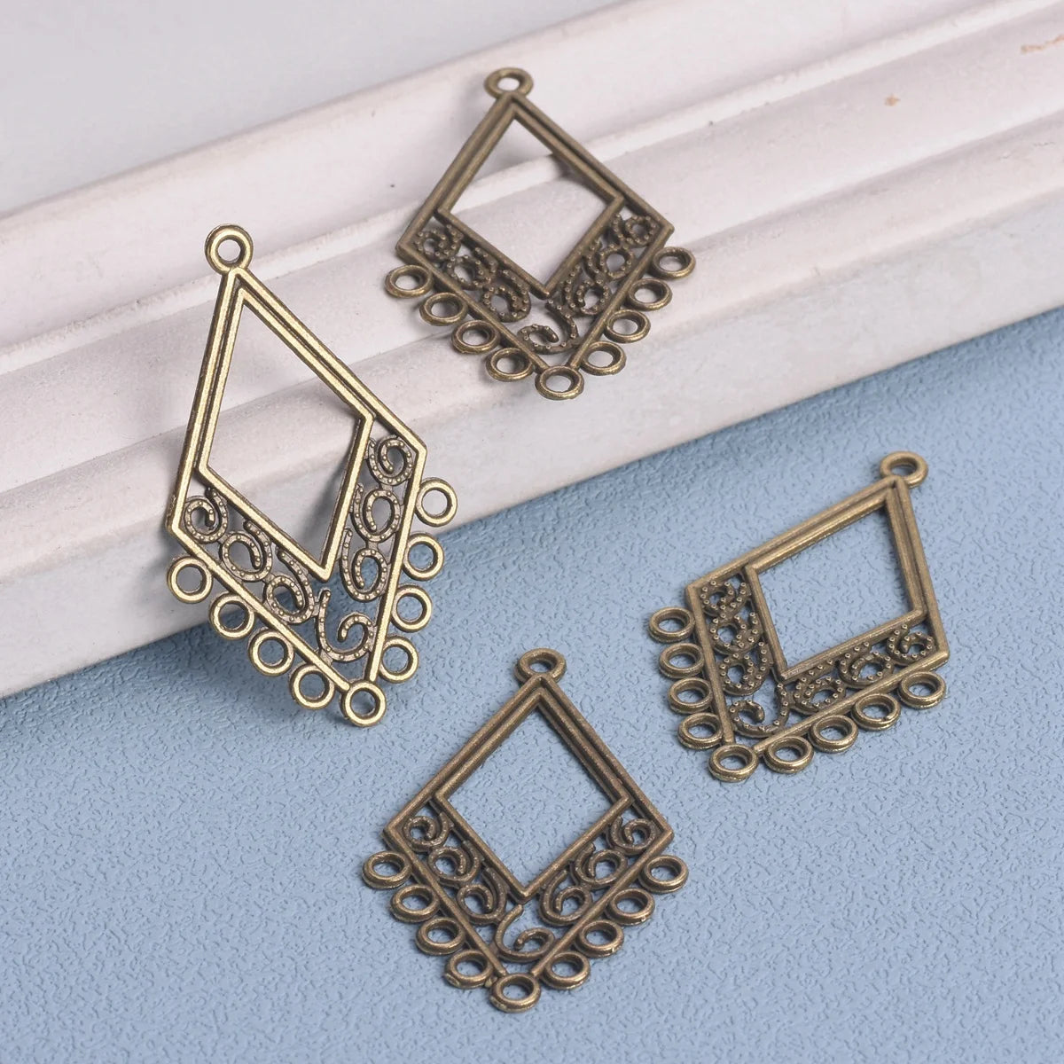 R&G.Pro 10pcs Antique Bronze Metal Chandelier Pendants