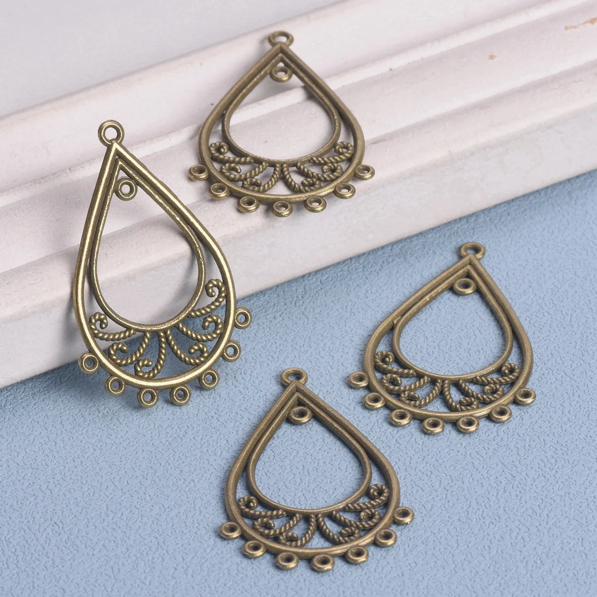 R&G.Pro 10pcs Antique Bronze Metal Chandelier Pendants