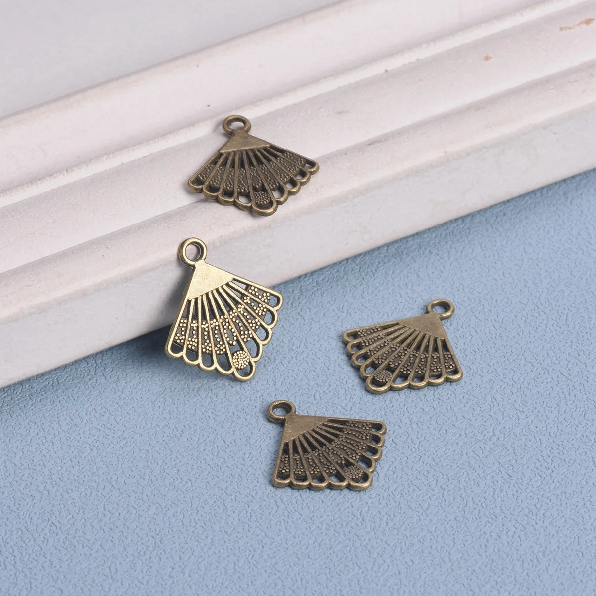 R&G.Pro 10pcs Antique Bronze Metal Chandelier Pendants